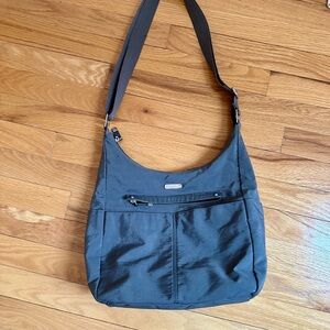 Baggallini gray bag. Excellent condition